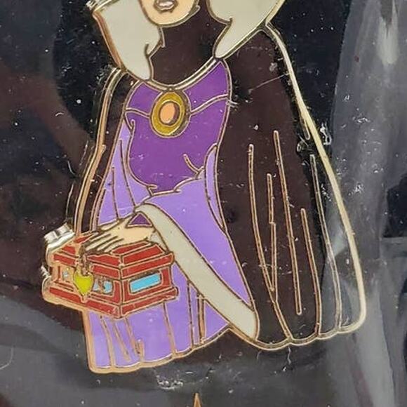 Disney Snow White Evil Queen 85th Anniv. Collectible LE Pin NIP - Picture 4 of 8